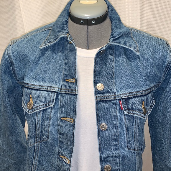 Women's Levi Jean Jacket - Picture 3 of 6